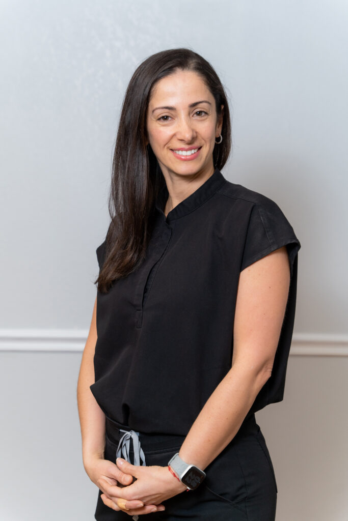 Yakelin - Dental Assistant